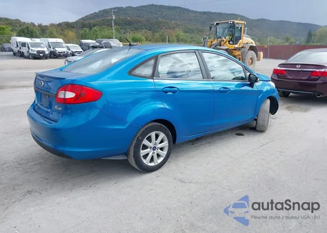 2013 Ford Fiesta Se z USA, uszkodzony, nr VIN 3FADP4BJ6DM184587